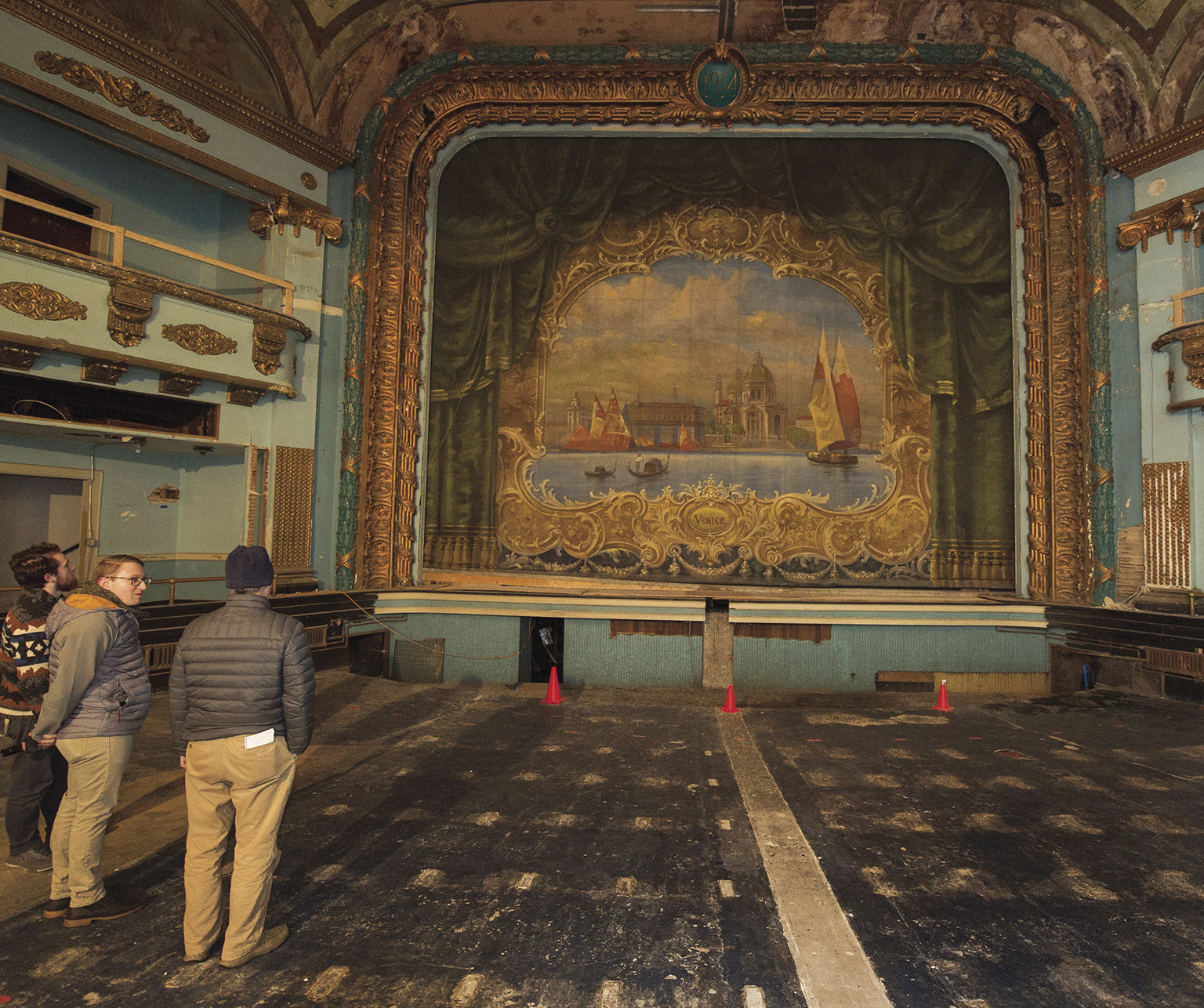 ‘Theater gods’ drop fire curtain at Colonial